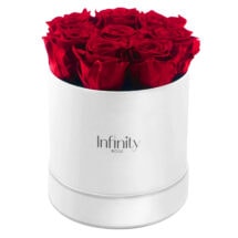 Czerwone wieczne róże w białm pudełku srebrne logo Infinity Rose
