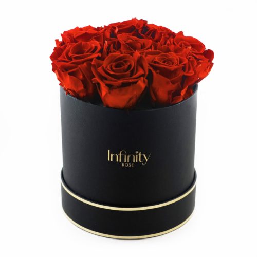 src="flower-box-duzy.jpg" alt="duży flowerbox czerwone róże vibrant red czarne pudelko złocone ">