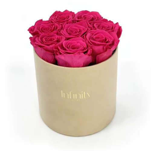 różowe wieczne róże beżowy welurowy flowerbox Infinity Rose